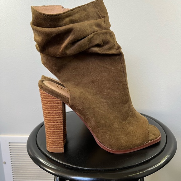 Booties - Picture 4 of 4